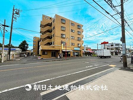 【外観写真】通風・採光にも優れ、心地よい光と風があふれています。