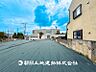 外観：【現地外観】 静かで子育てにも良い環境。緑に恵まれたエリアでゆとりある住環境が整っています。