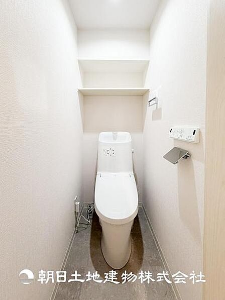 【トイレ】大切な1人時間。寛ぎだけではない、快適な生活を送る為に必要なもの。毎日使う場所だから、より快適な空間に仕上げられています。
