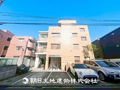 外観:【外観写真】その家から感じられる、気品・上質・重厚感・極細やかさ、そのすべては見た者に安らぎを与える特別な空間です。ここに住むからこそ意味がある。すべての(始まり)をここから迎えましょう。 外観:【外観写真】その家から感じられる、気品・上質・重厚感・極細やかさ、そのすべては見た者に安らぎを与える特別な空間です。ここに住むからこそ意味がある。すべての(始まり)をここから迎えましょう。