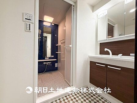 【洗面化粧台】こだわりをもった洗面台は普段の日々をファッショナブルな日々に変換してくれる力があります。