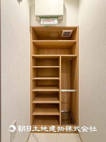 【収納】子供部屋にも寝室にも、便利な全居室収納スペース付ですので、各部屋の荷物がすっきりまとまります。