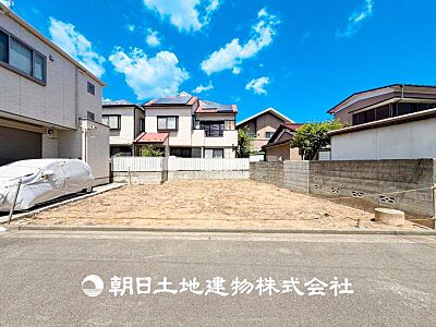 外観:【外観・立地】家族の色を映し出す洗練された邸宅は、ずっと輝き続けながらいつしか街の風景に溶け込み人と共に歩んいきます。 外観:【外観・立地】家族の色を映し出す洗練された邸宅は、ずっと輝き続けながらいつしか街の風景に溶け込み人と共に歩んいきます。