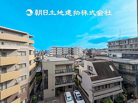 【眺望】部屋から眺める景色はお部屋のインテリアの一部です。開放感ある景色は季節や天候によって変化する素敵な絵画ですね!