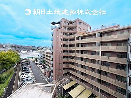 【眺望】部屋から眺める景色はお部屋のインテリアの一部です。開放感ある景色は季節や天候によって変化する素敵な絵画ですね!