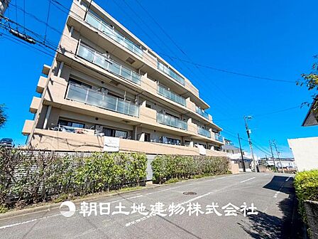 【外観・立地】その家から感じられる、気品・上質・重厚感・極細やかさ、そのすべては見た者に安らぎを与える特別な空間です。