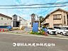 外観：【外観・立地】家族の色を映し出す洗練された邸宅は、ずっと輝き続けながらいつしか街の風景に溶け込み人と共に歩んいきます。