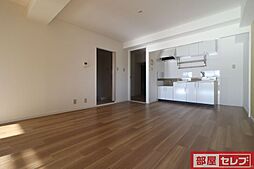 ファミールT・J 4階2LDKのリビング/ダイニング