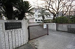 伊勢山中学校 882m