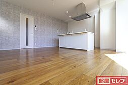 フローレスタナベ 2階2LDKのリビング/ダイニング