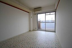 ビラ三秀植田 1階ワンルームのリビング/ダイニング