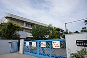 名古屋市立桜田中学校 560m