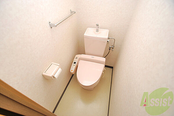 画像10:清潔感のある綺麗なトイレにはウォシュレット標準装備です。