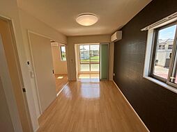 Ａｍｂｉｔｉｏｎ　II 201 2階1LDKのリビング/ダイニング