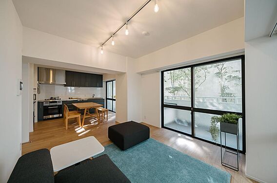 リビング/ダイ...