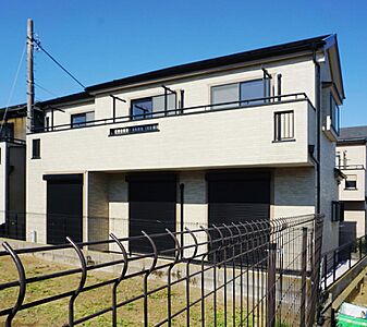 外観:■リフォーム済み4LDK ■南側空き地につき開放感があり陽当り良好です♪ 外観:■リフォーム済み4LDK ■南側空き地につき開放感があり陽当り良好です♪