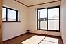 洋室：2階洋室6.4帖