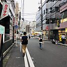 ビル前面道路