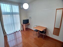 レオパレス大内越 201 2階1Kのリビング/ダイニング