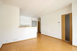 Skyfield　B棟 2 1階2LDKのリビング/ダイニング