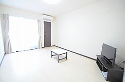 レオネクストサリエール 104 1階1Kのリビング/ダイニング