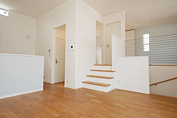 i-Apartment 103 1階3DKのリビング/ダイニング