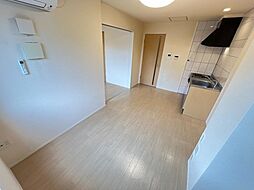 ジュネス 301 3階1DKのリビング/ダイニング