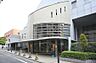 周辺：新宿区役所 大久保特別出張所 まで372m