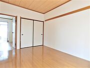 東側洋室6帖〜DK6.7帖