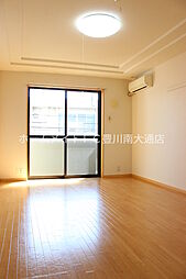 グラシアス蔵子 2階1Kのリビング/ダイニング