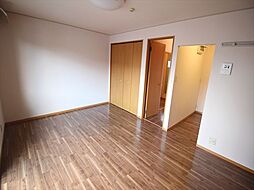 モンシャトー 1階ワンルームのリビング/ダイニング