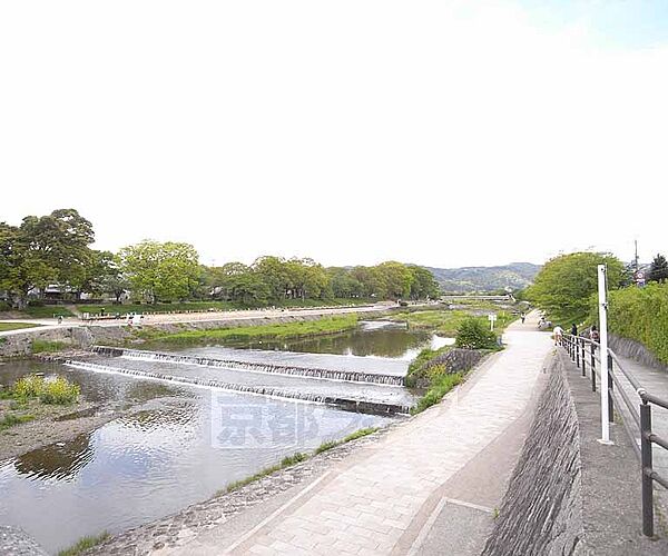 画像30:鴨川まで80m 京都の南北を流れる鴨川。散歩コースにもピッタリです。