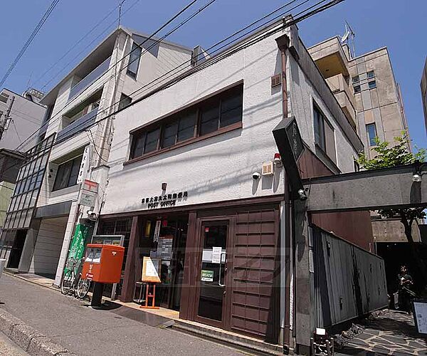 画像28:京都大宮丸太町郵便局まで320m 丸太町通り沿いで分かりやすい郵便局