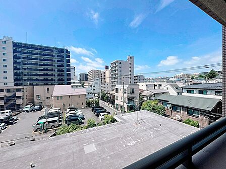 都市機能の利便性と豊かな緑に恵まれた生活環境です。