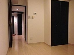 グラントゥルース氷川台 102 1階1Kのリビング/ダイニング