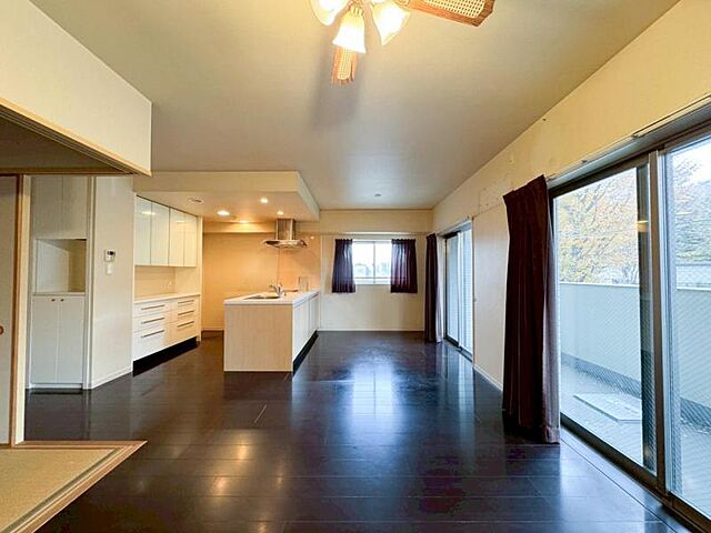 リビング/ダイニング 町田市忠生2丁目