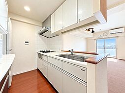 ※画像は実際の室内写真をもとに、現在の家具・調度品を削除しCG合成したもので、実際とは多少異なります。実際には現在ご使用の家具や家電などがあります。