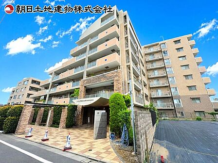 京王線「千歳烏山」「芦花公園」「八幡山」と3駅が使える立地。その日の気分で行き先を選べる暮らしです。