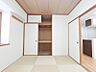 室内：和室が1部屋あるだけで心が落ち着きます。