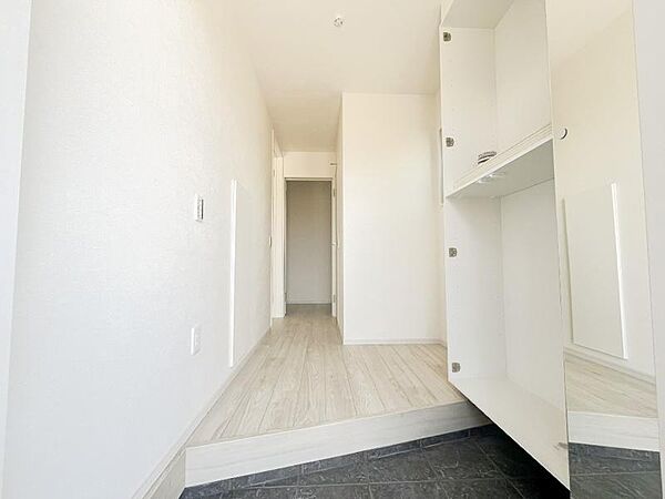 玄関を拡大表示
