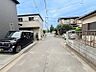 外観：車の通りも少ない住宅地は小さなお子様がいるご家族にも安心です。
