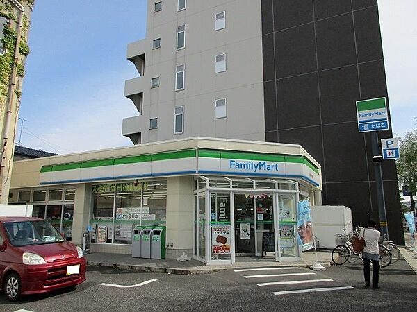 画像23:ファミリーマート新潟医学町通店(187m)