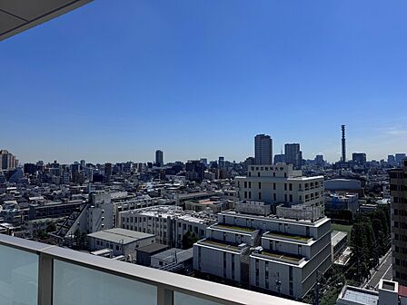 【バルコニーからの眺望】15階建ての13階部分につき、眺望良好!