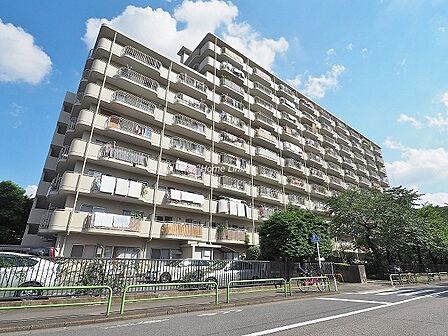 板橋区坂下3丁目にある都営三田線 蓮根駅から徒歩8分の立地。6階のお部屋で66.00平米、3LDK。