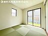 室内：【和室】リビングの隣にはほっと寛げる和室をご用意。来客者の宿泊スペースにもいいですね。