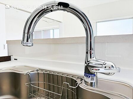 【浄水器一体型水栓】浄水器付きでおいしい水をいつでも手軽に使えます。飲み水やお料理にも安心ですね
