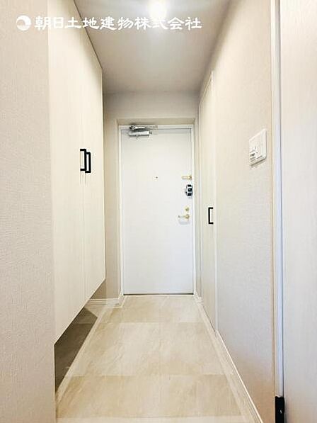 【玄関】収納もたっぷりあるので、靴がたくさんあっても安心!気持ちの良い朝は、毎日ここからスタートしていきます!