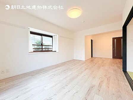 【LDK】大切なご家族が集まるからこそLDKはこだわりたい!休日はおひさまの光をたっぷりと取りこめるリビングでゆったりと過ごしませんか?