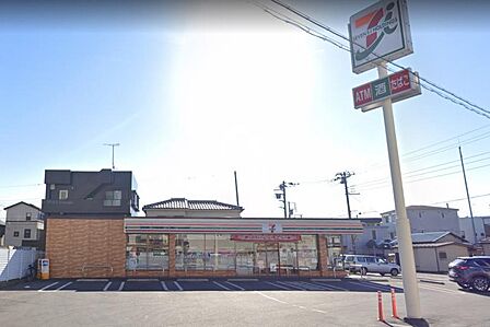 【セブンイレブン 相模原南台2丁目店】150m 県道沿いで駐車場への出入りもしやすいお店です。店内は普通の広さで綺麗に清掃されています。