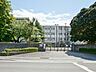周辺：【海老名市立中新田小学校】600ｍ　長閑かな田園の中にある小学校です。校庭は広く校庭の周りには桜の木が植えられておりとても環境が良い小学校です。